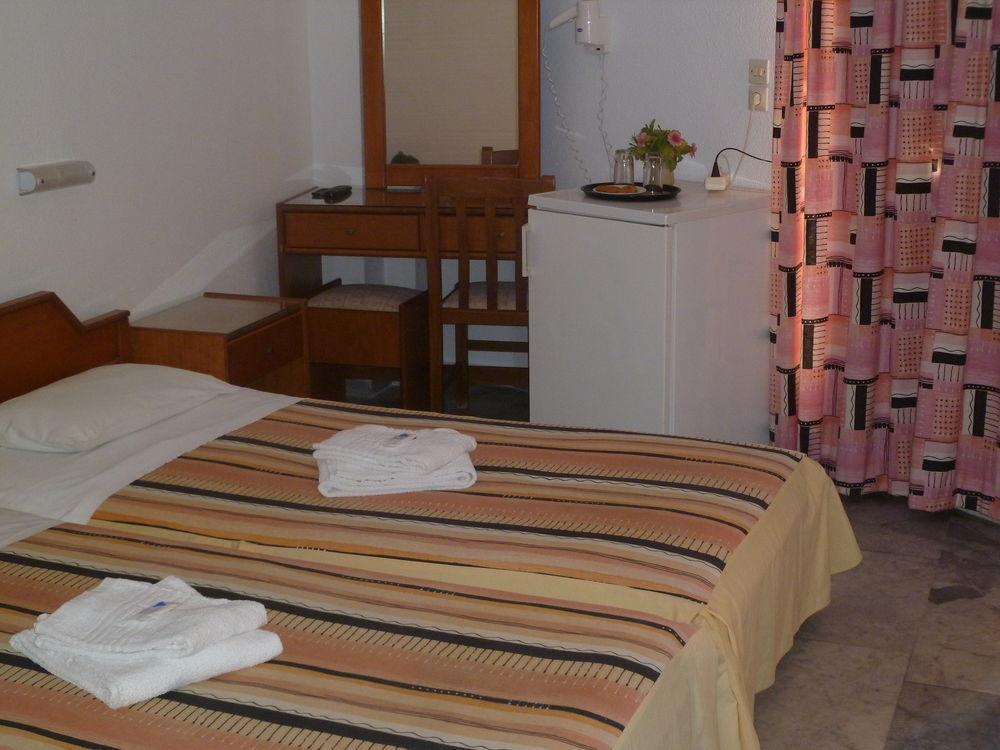 Liberty II Hotel Ajía Marína Kültér fotó